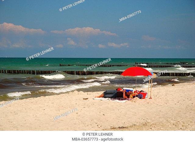 Germany, Mecklenburg-West Pomerania, Fischland-Darß-Zingst, the Baltic Sea, Dierhagen, beach