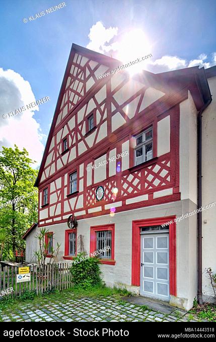 Schrepfersmühle, Tremelsmühle, half-timbered house, garden, house facade, architecture, village view, Baunach, Franconia, Germany, Europe