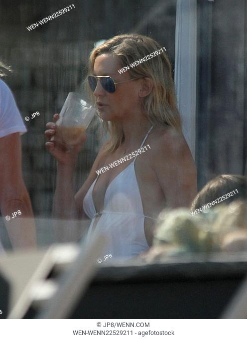 Celebrities at Memorial Day Party hosted by Joel Silver Featuring: Kate Hudson Where: Los Angeles, California, United States When: 25 May 2015 Credit: JP8/WENN