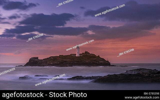 Godrevy Lighthouse, Godrevy Lighthouse on Godrevy Island, Sunset, St Ives Bay, Cornwall, England, Great Britain