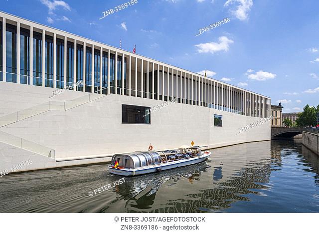 New building for the new entrance building for the museums on Museum Island, the ''James-Simon-Galerie'' between canal ''Kupfergraben'' and the museum ''Neues...