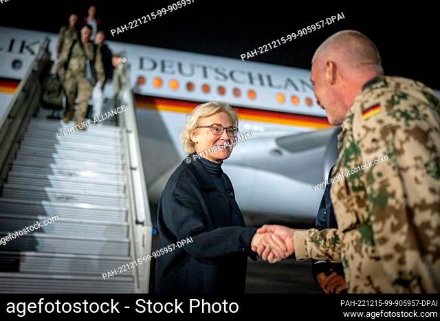 15 December 2022, Mali, Bamako: Christine Lambrecht (SPD), Minister of Defense, is welcomed at Bamako airport by Carsten Boos