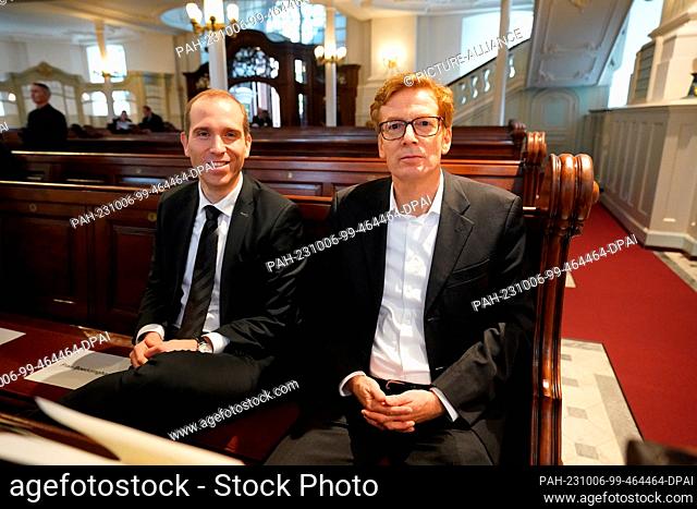 06 October 2023, Hamburg: Dennis Thering (l), parliamentary party leader of the CDU in the Hamburg State Parliament, and Dirk Kienscherf