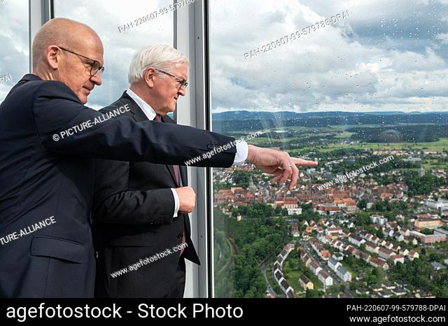 dpatop - 07 June 2022, Baden-Wuerttemberg, Rottweil: Federal President Frank-Walter Steinmeier (back) looks out over the city next to Ralf Broß (independent)