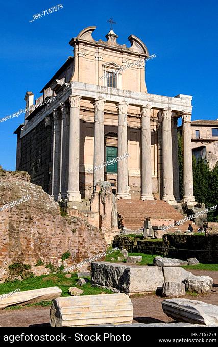 Historic façade of Temple of Pius and Faustina with staircase and ancient columns, today also church of San Lorenzo in Miranda, left foreground column fragments