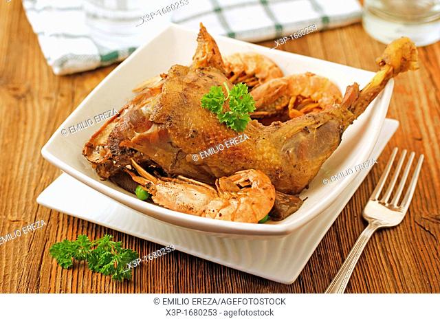Free-range chicken with mushrooms and prawns