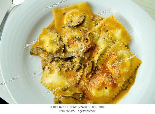 California, Sausilito, Angelino's Italian Rest  pasta, ravioli