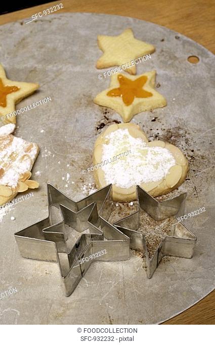 Biscuits and biscuit cutters