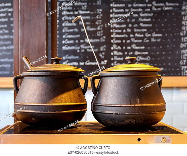 the cast iron pot is suitable to hold the heat on the food for long cooking