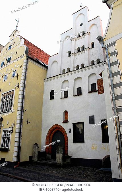 Medieval houses with the architecture museum, Three Brothers, Tris bralj, in the Maza Pils iela street in the historic town centre, Vecriga, Riga, Latvia