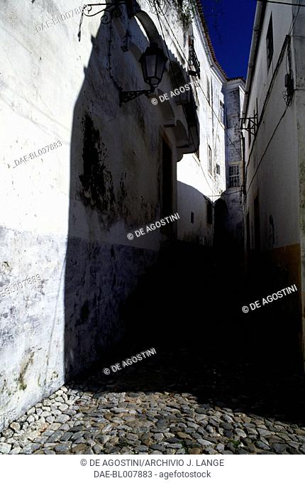 Alley in the city of Elvas (Unesco World Heritage List, 2012), Alentejo, Portugal