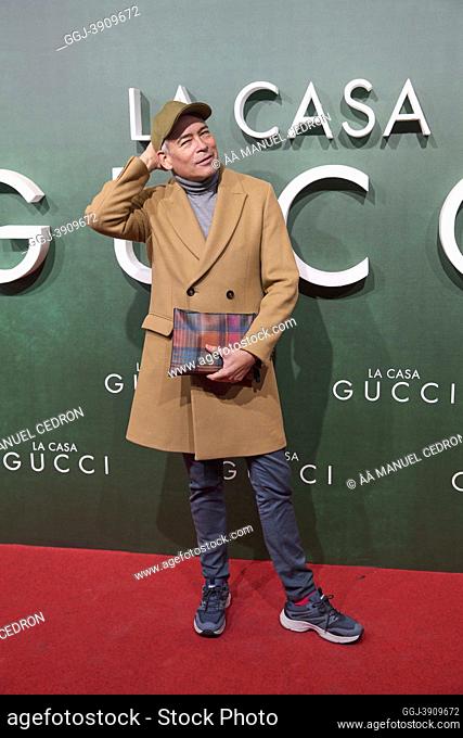 Boris Izaguirre asiste al estreno de 'House of Gucci' en el Cine Callao el 23 de noviembre de 2021 en Madrid, España