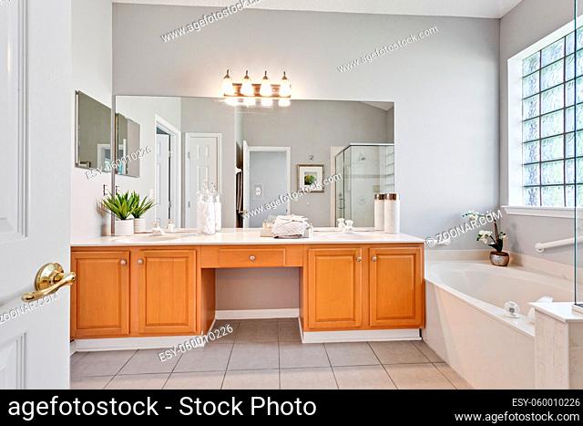 Modern Home Bathroom Interior Luxury Tile Tasteful Decoration Furniture Washroom Design