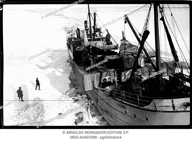 The South Pole expedition led by Roald Amundsen. The expedition in the polar regions led by Norwegian explorer Roald Amundsen (Roald Engelbregt Gravning...