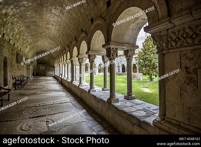 Cloister and details of the capitals of the cathedral of Girona (Catalonia, Spain)