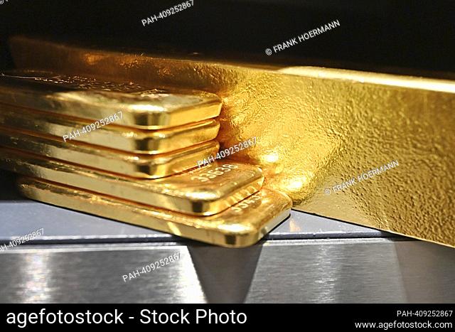 Gold bars in a safe deposit box, gold, fine gold 999.9 precious metal, investment, inventory in the vault of Goldhaus Pro Aurum in Munich. ?