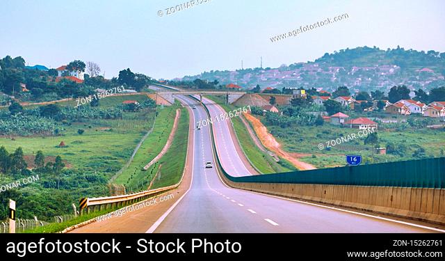 Der neue und umstrittene, von China gebaute Kampala?Entebbe Expressway in Uganda | On the new Chinese-built Kampala?Entebbe Expressway in Uganda