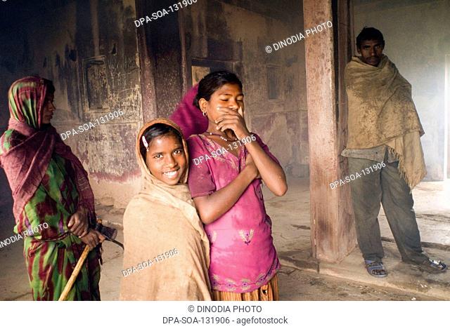 Villagers ; Vanagana ; Chitrakoot ; Uttar Pradesh ; India