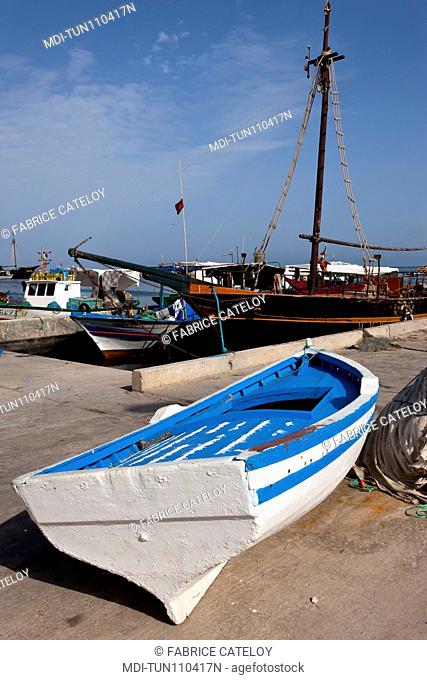 Tunisia - Jerba - Hount-Souk - Cruise and fishing ships in the marina