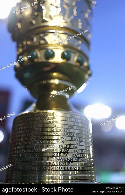 firo: 09/27/2023, football, soccer, DFB Cup, season 2023/2024, 1st main round, SV Wehen Wiesbaden - RB Leipzig The DFB Cup, cup, trophy, engraving