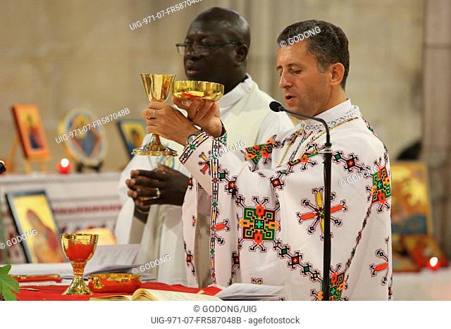 Mass celebrated by a melkite (Greek-catholic) and a catholic priests in Sainte Foy church