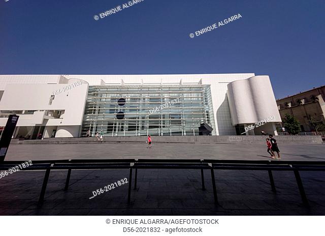 Museu d'Art Contemporani de Barcelona MACBA by Richard Meier, Barcelona, Spain