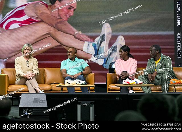 28 September 2023, Bavaria, Herzogenaurach: The Puma World Team, consisting of Heike Drechsler (l-r), former track and field athlete, Colin Jackson