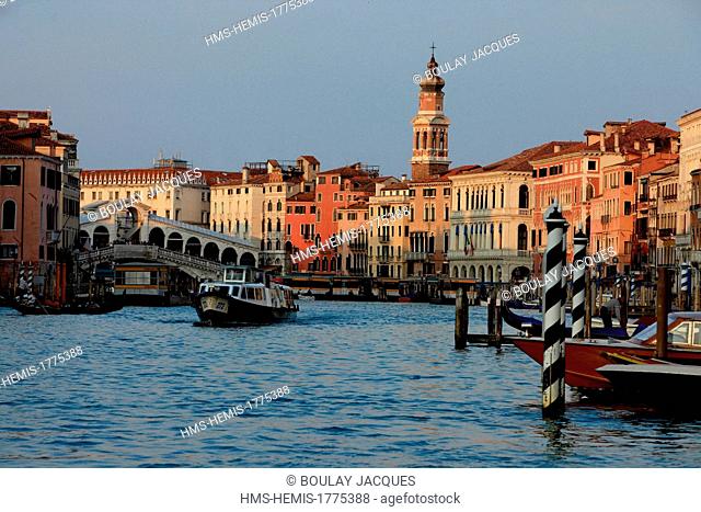 Italy, Venetia, Venice, listed as World Heritage by UNESCO, seen on the bridge, Rialto since the Grand Canal