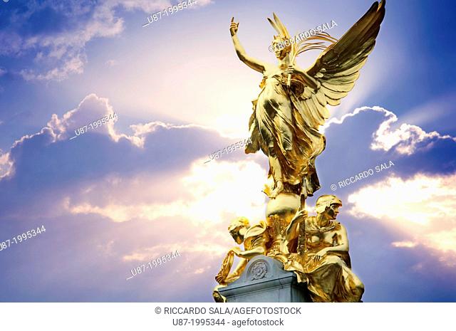 England, London, Buckingham Palace, Queen Victoria Memorial, Nike statue Goddess of Victory