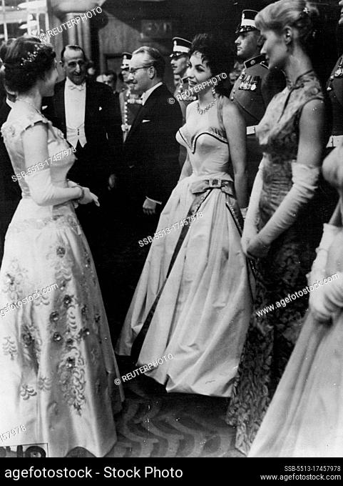 The Queen Chats with Gina --The Queen chats with Italy's glamorous Gina Lollobrigida as she meets the stars at the Odeon, Leicester Square, London