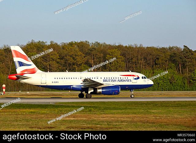 Start eines Airbus A319-131 der Gesellschaft British Airways vom Frankfurter Flughafen am 23. April 2015