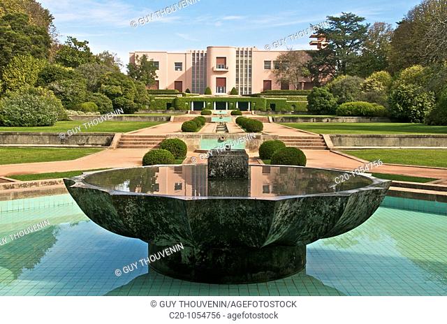Gardens of Serralves foundation, Museum of Modern Art, fountain and basins , Porto , Portugal