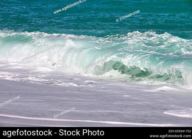 Strand mit Wellen - beach with waves 07