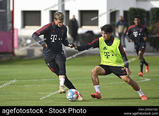 Michael CUISANE (right, FC Bayern Munich), action, duels. FC Bayern Munich, training on Saebener Strasse. Soccer 1. Bundesliga, season 2021/2022 on October 6th