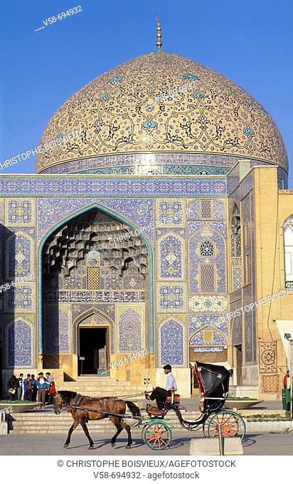 Sheikh Lotf Allah Mosque in Naqsh-e Jahan Square (aka 'Imam Square'), Esfahan. Iran