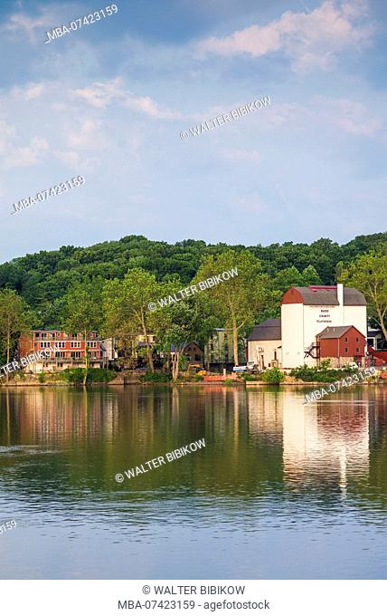 USA, Pennsylvania, Bucks County, New Hope, town view from the Delaware River