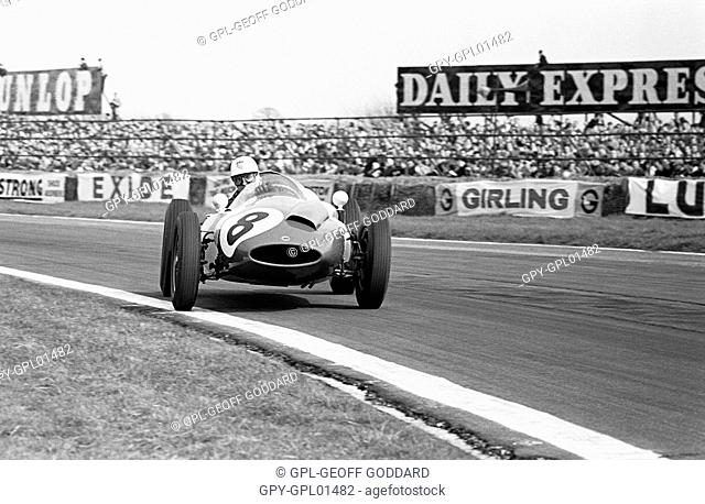Harry Schell in the Yeoman Credit team Cooper T51 Climax at Madgwick in the International '100' VIII Glover Trophy. Goodwood