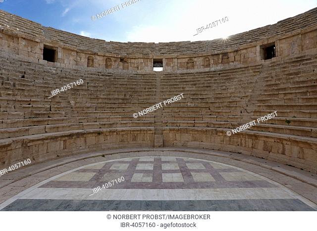 South Theatre, built in 90 - 92 AD, with 32 rows of seats for 5, 000 spectators, ancient Roman city of Jerash, part of the Decapolis, Jerash, Jerash Governorate