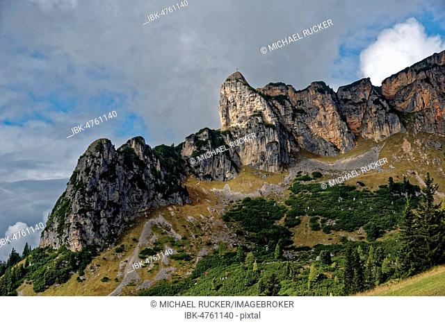 Rotspitze with summit cross, Rofan Mountains, Achensee, Maurach, Tyrol, Austria