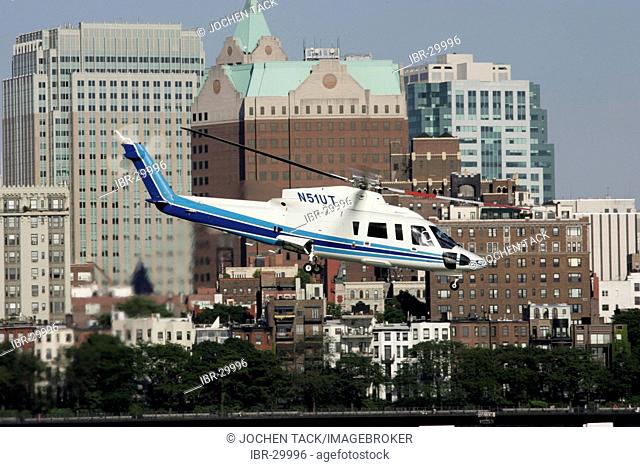 USA, United States of America, New York City: Manhattan Heliport , Downtown at the East River, Skyline of Brooklyn Heights, NY Waterway ferry boat
