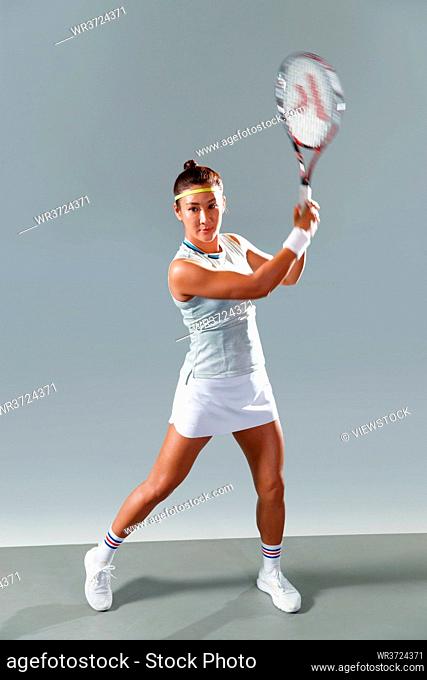 Young female athletes to play tennis