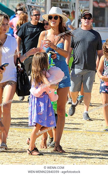 Alessandra Ambrosia takes her children to the Malibu Fair Featuring: Alessandra Ambrosio, Anja Louise Ambrosio Mazur Where: Los Angeles, California