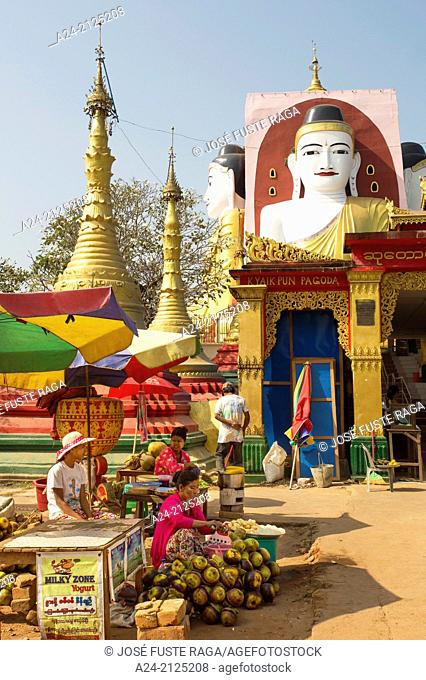 Myanmar , Pegu province, near Bago City , Kyaikpun Pagoda