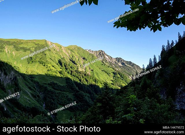 View from the chapel at the knee to the surrounding mountains, popular resting place for hikers, long-distance hiking trail E5, crossing the Alps, Oberstdorf