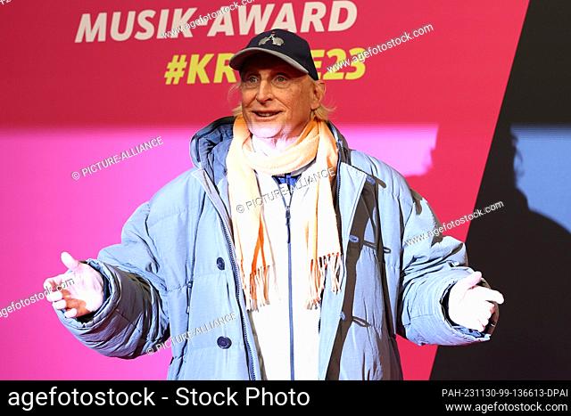 30 November 2023, North Rhine-Westphalia, Bielefeld: Otto Waalkes arrives on the red carpet at the ""1Live Krone"" awards ceremony in the Lokschuppen Bielefeld
