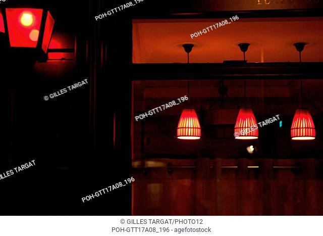 Paris, 5th arrondissement, boulevard Saint Michel, detail window shop hotel, red light, night, morning Photo Gilles Targat