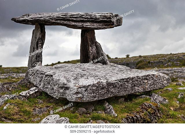 Neolithic Poulnabrone Dolmen dating between 4200 BC and 2900 BC at Poulnabrone, the Burren, Co. Clare, Ireland