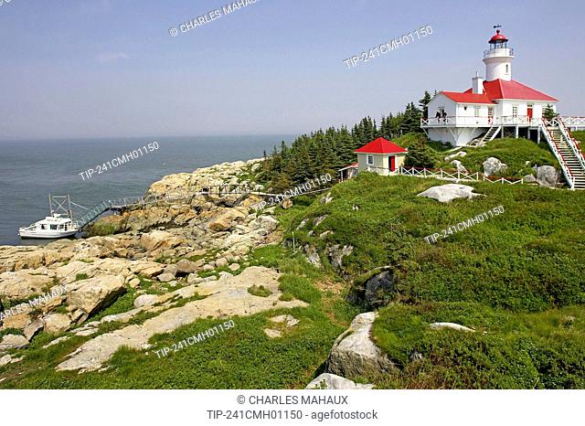 Canada, Quebec, Îles du Pot-à-l'Eau-de-Vie. Lighthouse on Saint-Laurent river