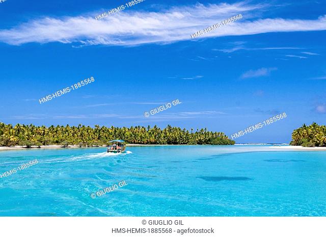 Cook Islands, Aitutaki Island, the lagoon, beach of One Foot Island atoll also called Tapuaetai