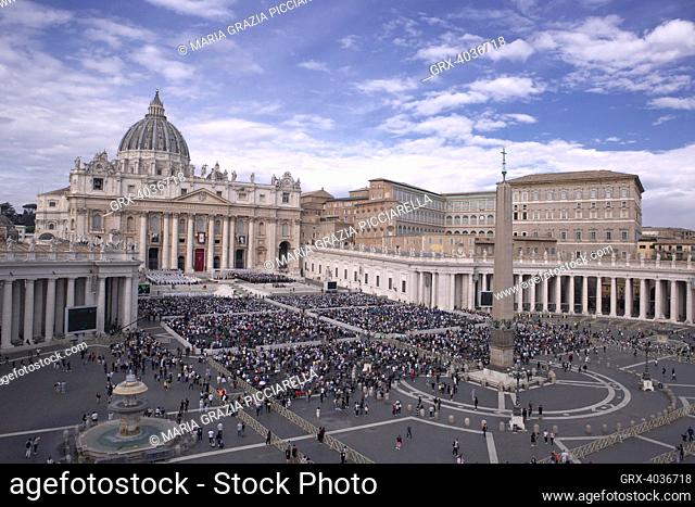Vatican City, Vatican, 9 october 2022. Pope Francis celebrates a mass for the canonization of two new saints, Giovanni Battista Scalabrini and Artemide Zatti in...